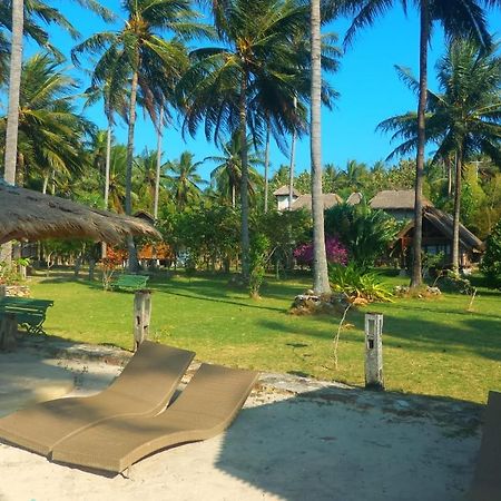 Ary'S Lagoon Bungalow & Hotel Ilhas Karimunjava Exterior foto