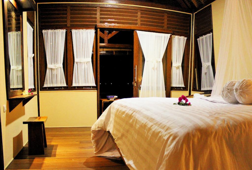 Ary'S Lagoon Bungalow & Hotel Ilhas Karimunjava Quarto foto