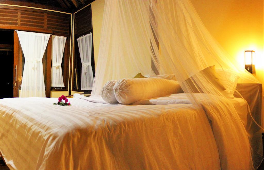 Ary'S Lagoon Bungalow & Hotel Ilhas Karimunjava Quarto foto