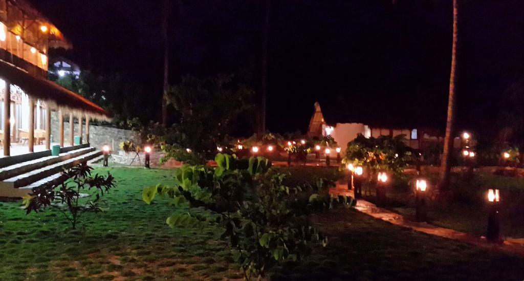 Ary'S Lagoon Bungalow & Hotel Ilhas Karimunjava Exterior foto