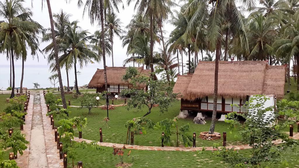 Ary'S Lagoon Bungalow & Hotel Ilhas Karimunjava Exterior foto
