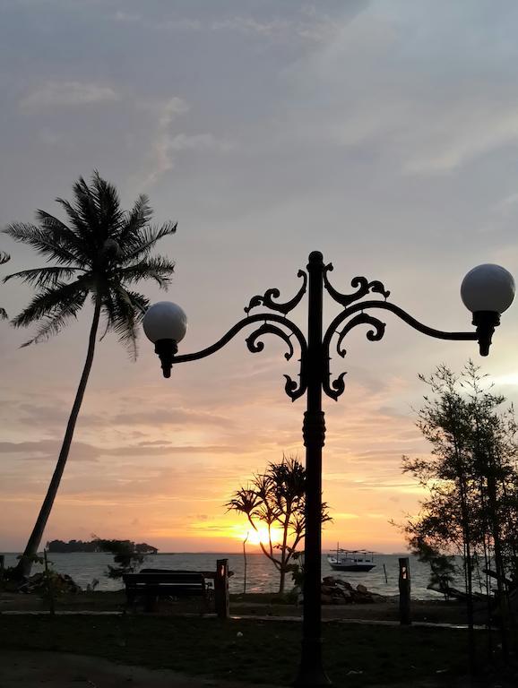 Ary'S Lagoon Bungalow & Hotel Ilhas Karimunjava Exterior foto