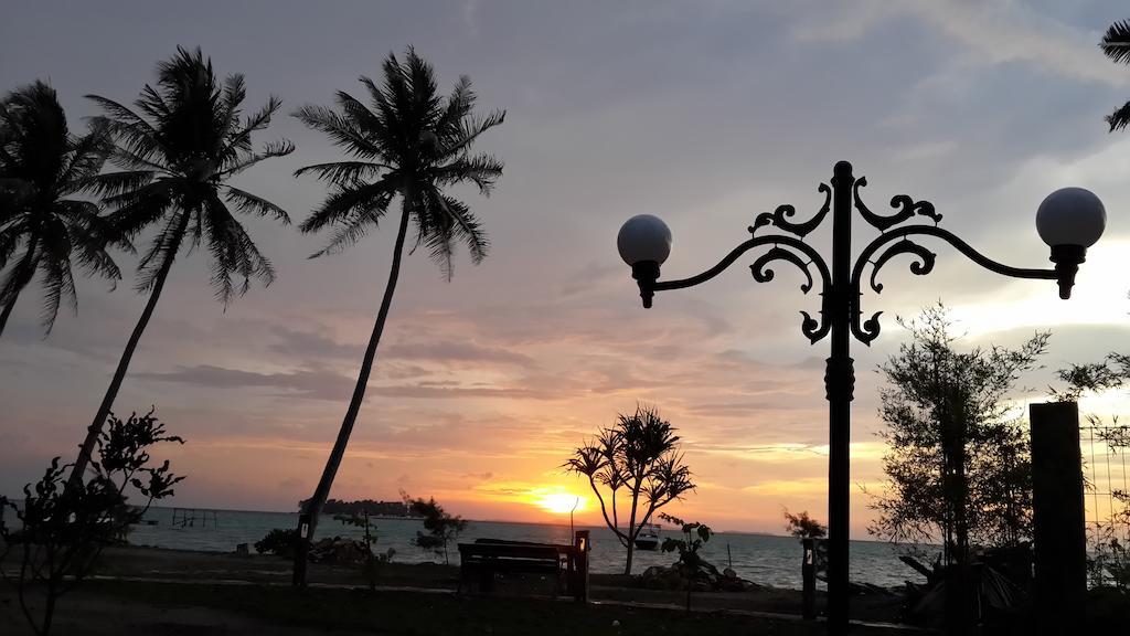 Ary'S Lagoon Bungalow & Hotel Ilhas Karimunjava Exterior foto