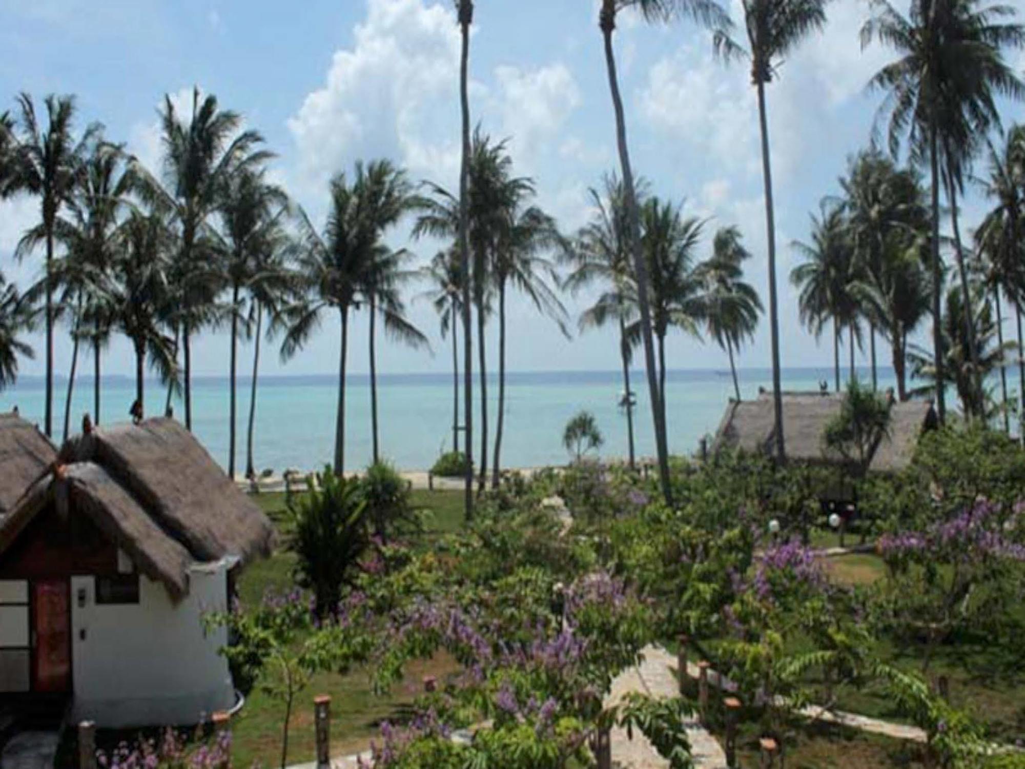 Ary'S Lagoon Bungalow & Hotel Ilhas Karimunjava Exterior foto