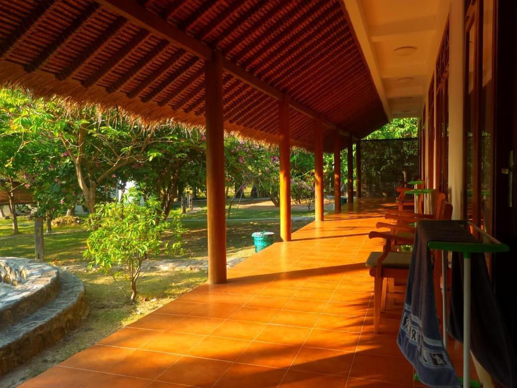 Ary'S Lagoon Bungalow & Hotel Ilhas Karimunjava Exterior foto