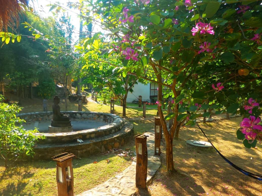 Ary'S Lagoon Bungalow & Hotel Ilhas Karimunjava Exterior foto
