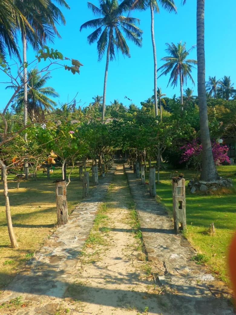 Ary'S Lagoon Bungalow & Hotel Ilhas Karimunjava Exterior foto