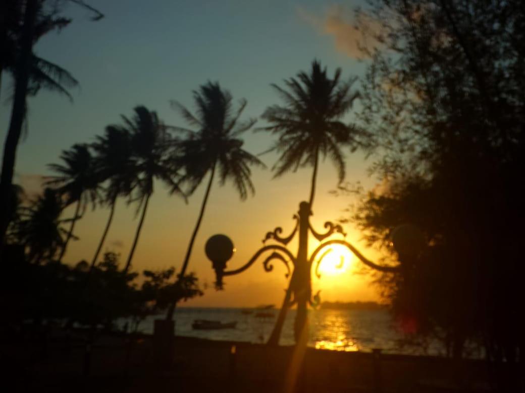 Ary'S Lagoon Bungalow & Hotel Ilhas Karimunjava Exterior foto