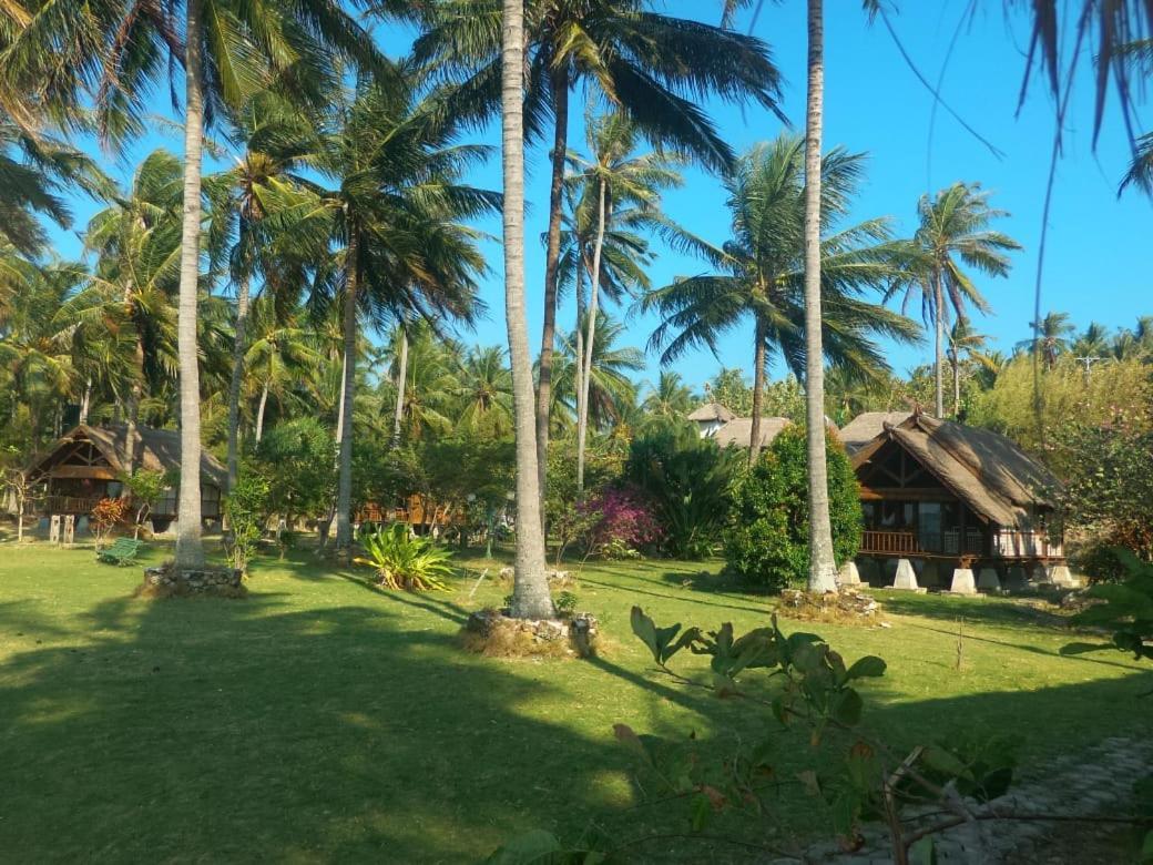 Ary'S Lagoon Bungalow & Hotel Ilhas Karimunjava Exterior foto