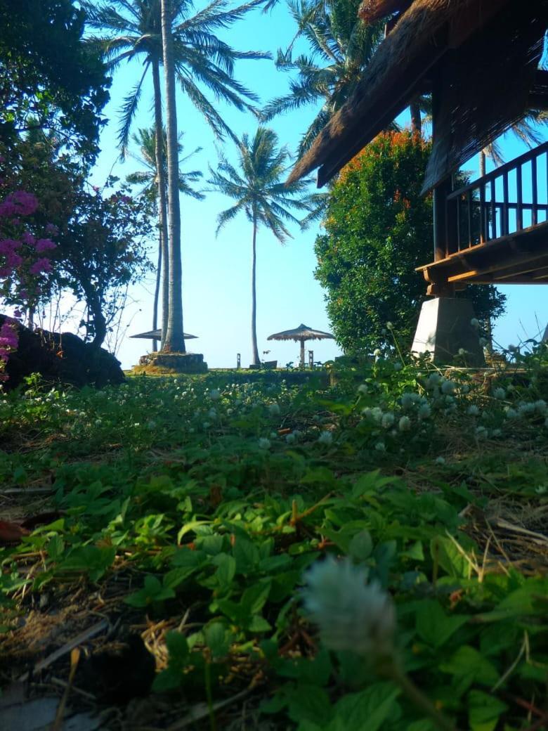 Ary'S Lagoon Bungalow & Hotel Ilhas Karimunjava Exterior foto