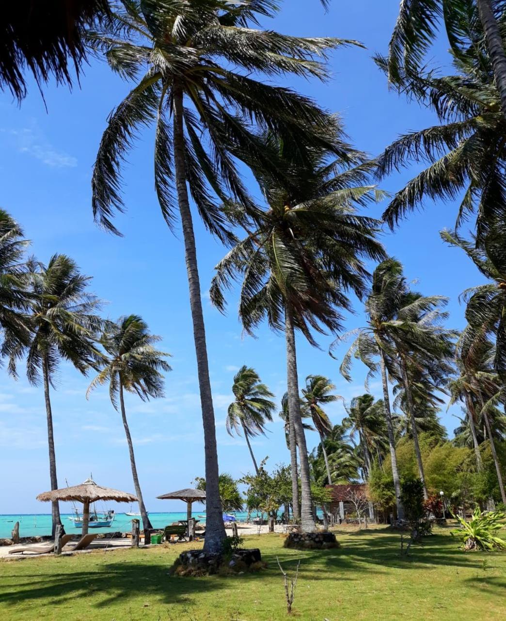 Ary'S Lagoon Bungalow & Hotel Ilhas Karimunjava Exterior foto