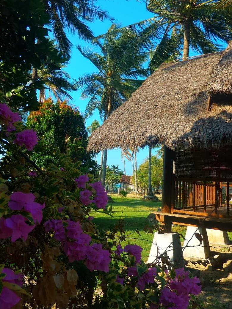 Ary'S Lagoon Bungalow & Hotel Ilhas Karimunjava Exterior foto